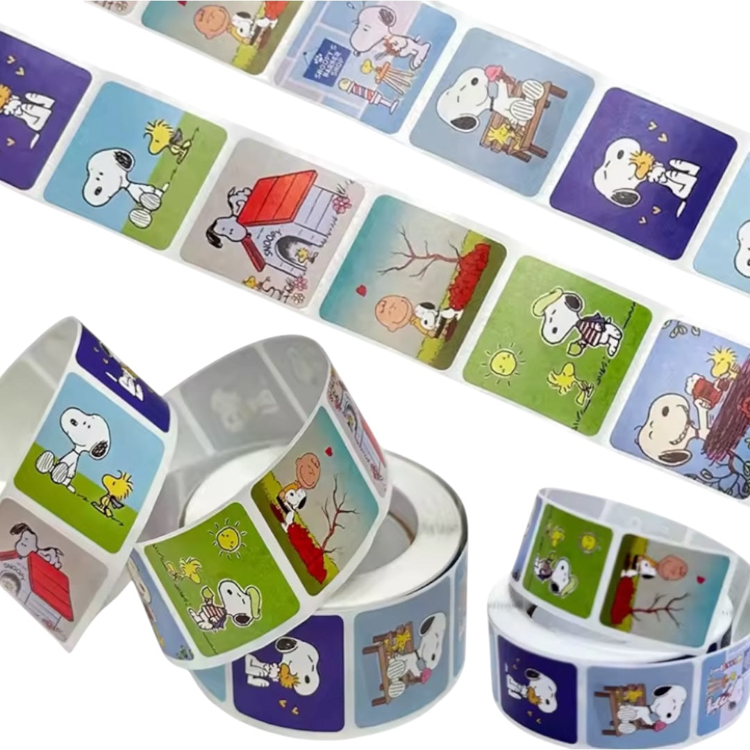 100 stickers en rollo Snoopy Modelo 3