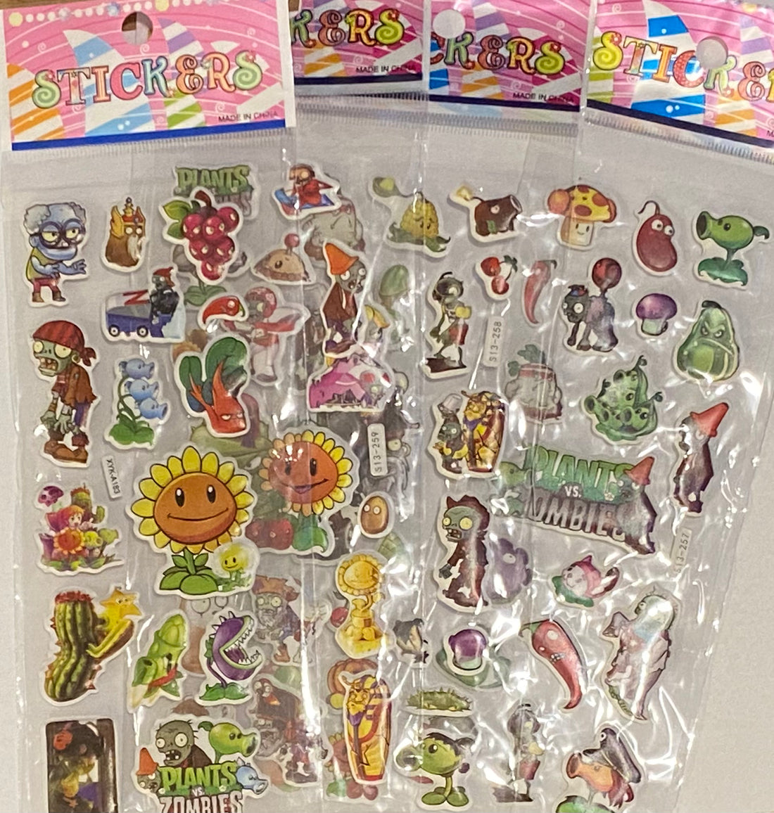 Láminas de Stickers - Plantas vs Zombies